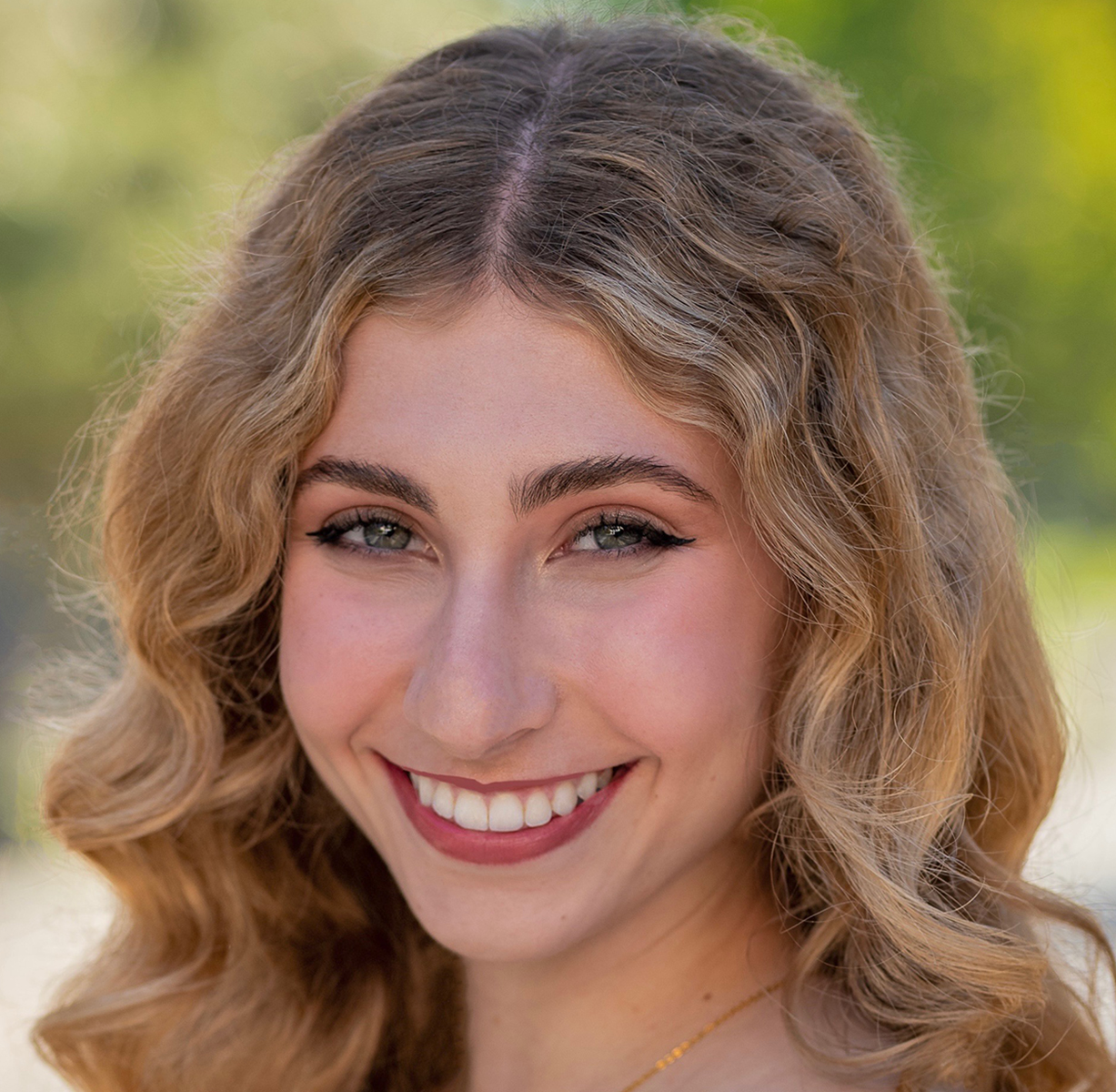 Caroline G headshot