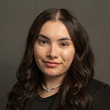 Mia Flores