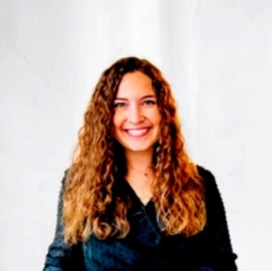 Tori Hack headshot