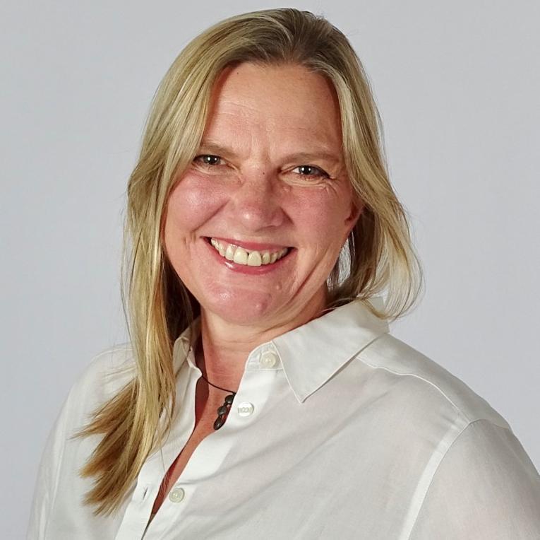 Elizabeth Dahlhoff 