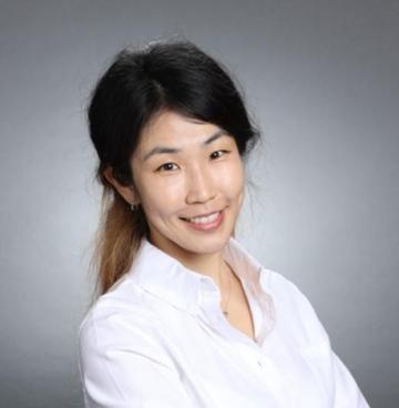 Kim Headshot